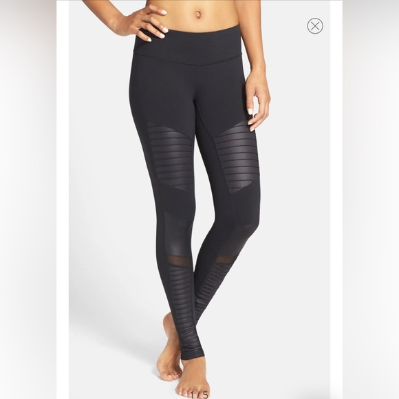 ALO Yoga Pants - Alo Moto Legging. Black. Size Medium.